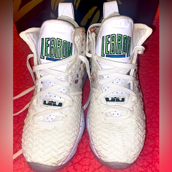 Lebron XVII GS 4Y - Picture 1 of 6
